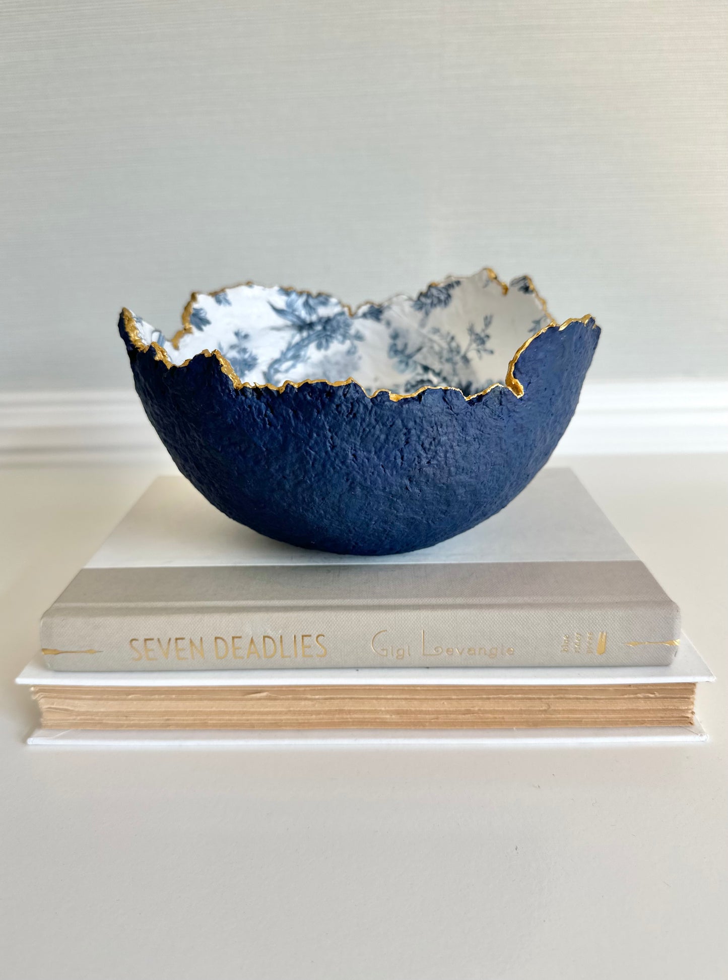 Blue Floral Decorative Eggshell Bowl Paper Mache Material