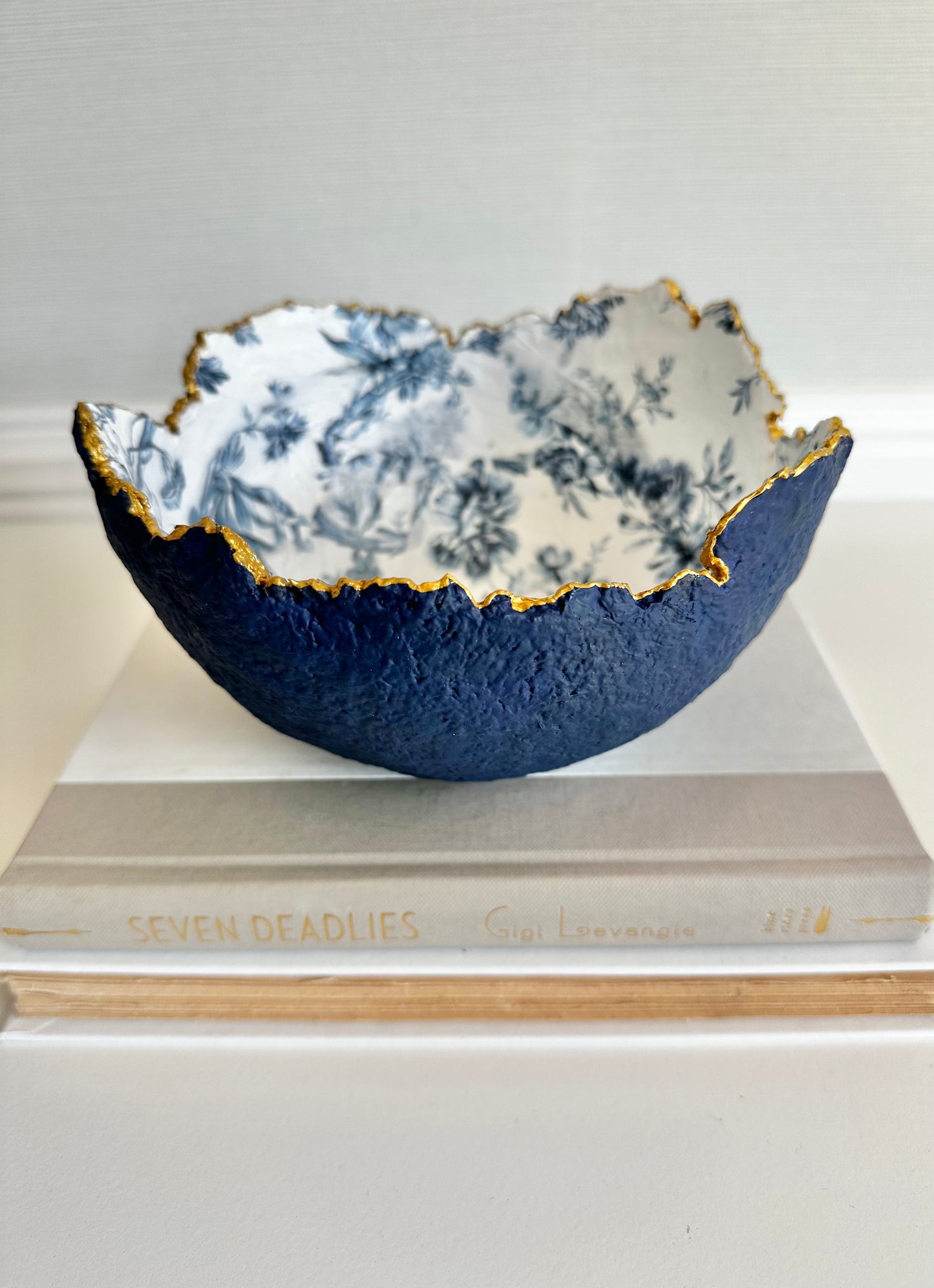 Blue Floral Decorative Eggshell Bowl Paper Mache Material