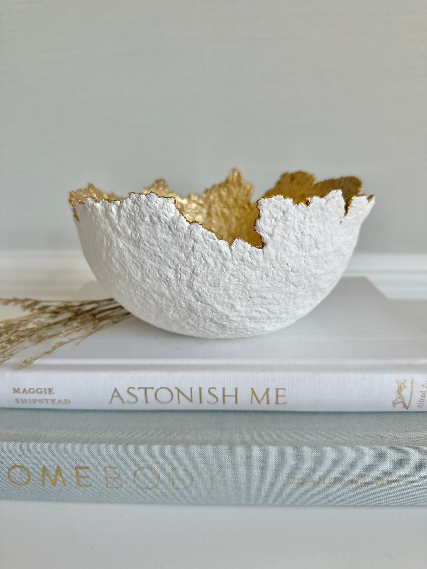 White and Gold Decorative Eggshell Bowl Paper Mache Material