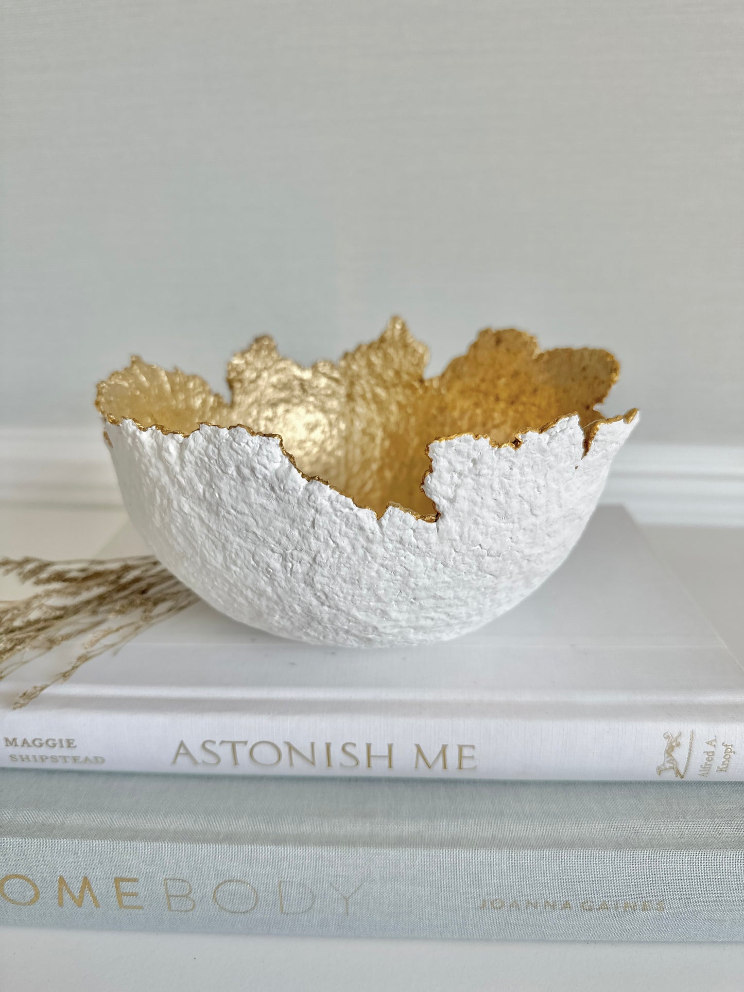 White and Gold Decorative Eggshell Bowl Paper Mache Material