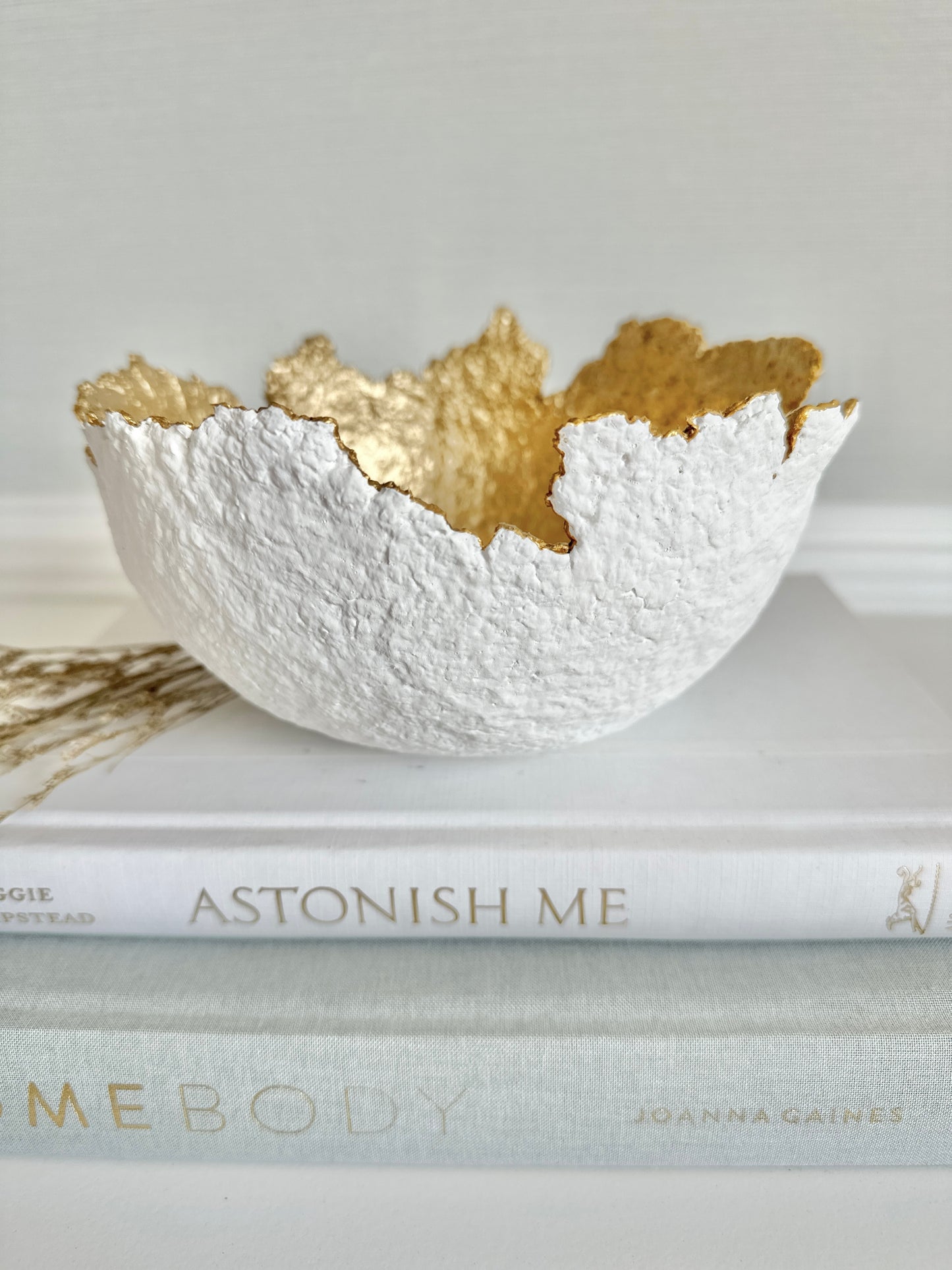 White and Gold Decorative Eggshell Bowl Paper Mache Material